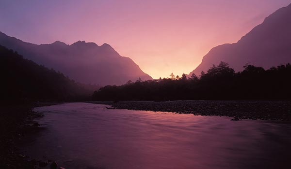 定番アングルからの上高地のシンボル・河童橋
